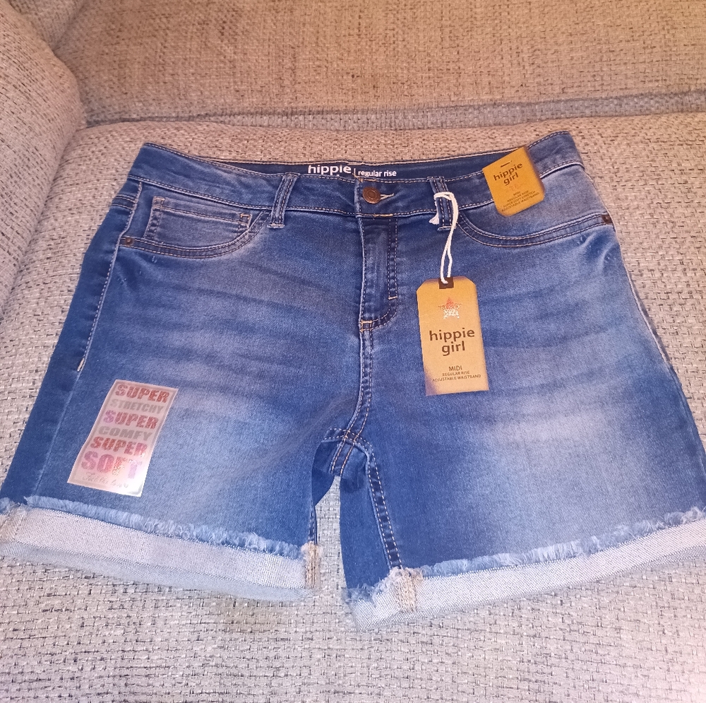 NWT Hippie Girl 16 mid rise jean shorts